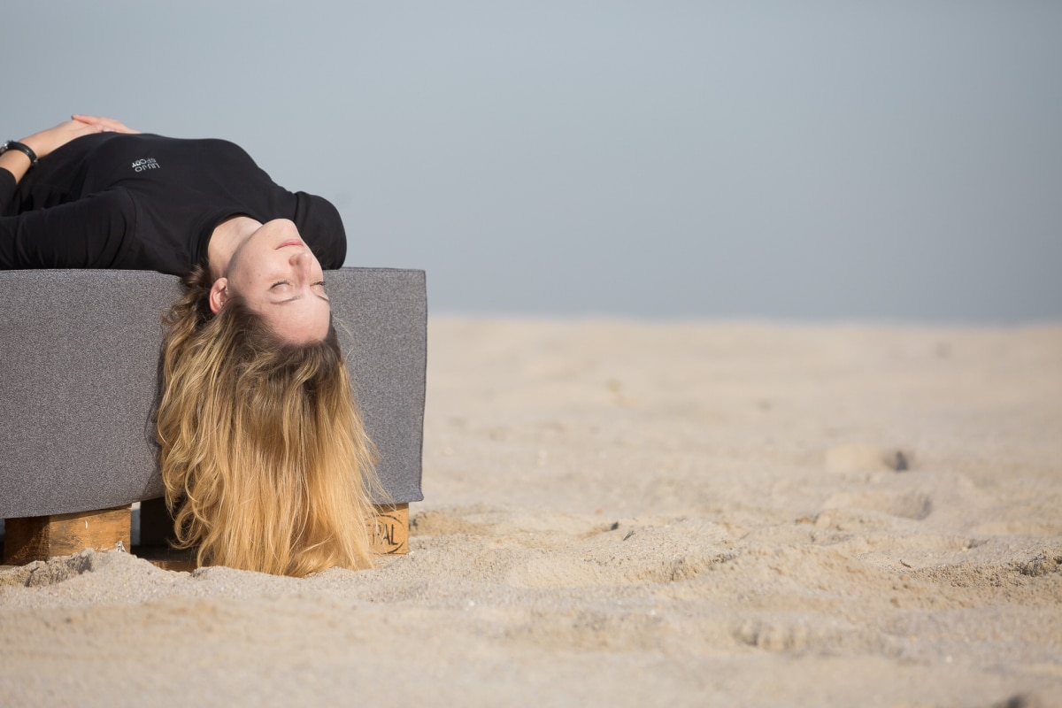 Piasek, słońce i produkty. Sesja fotograficzna dla Ema Koncept