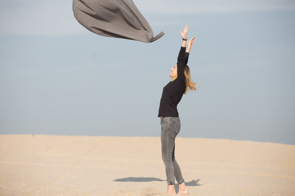 Piasek, słońce i produkty. Sesja fotograficzna dla Ema Koncept