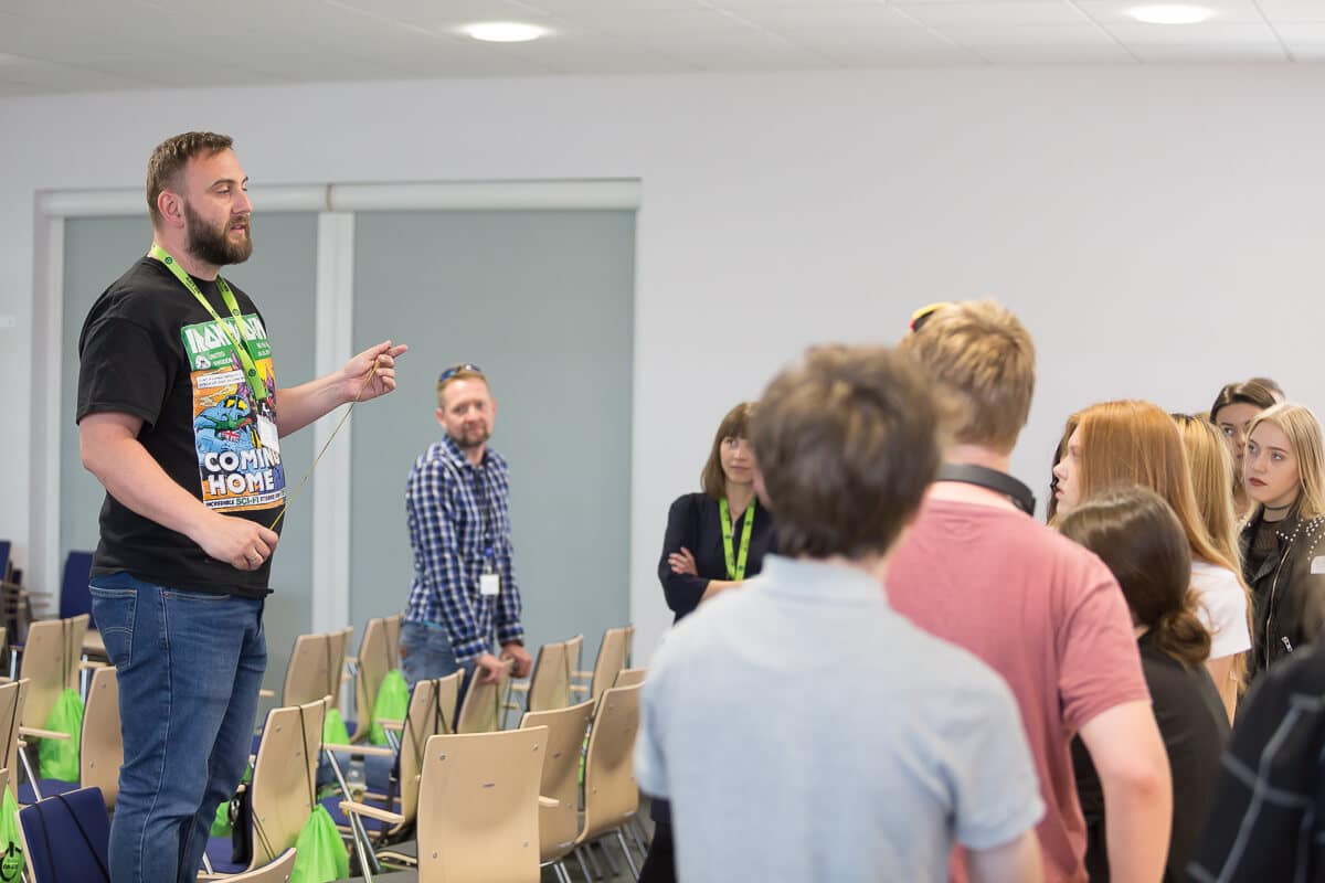 Być czy nie być online?