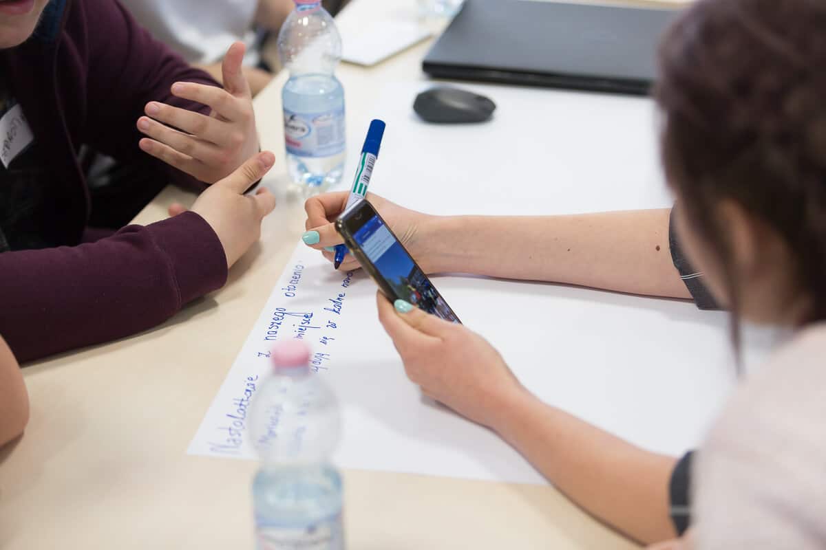 Być czy nie być online?