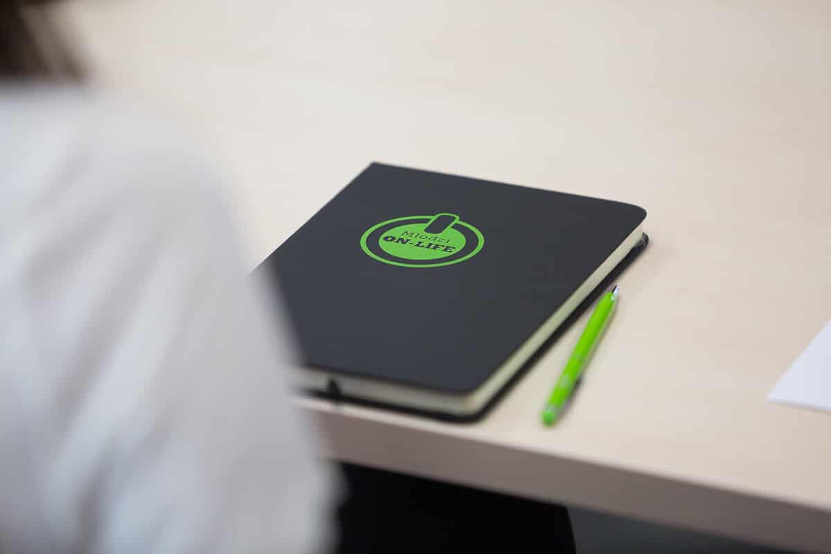 Być czy nie być online?