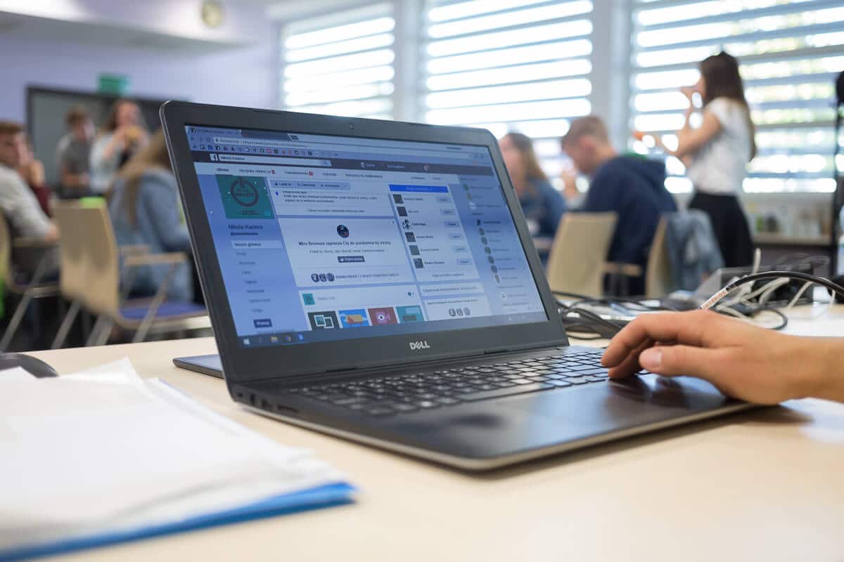 Być czy nie być online?