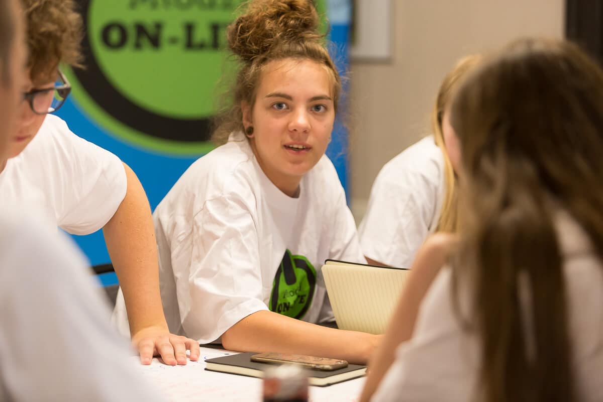 Być czy nie być online?