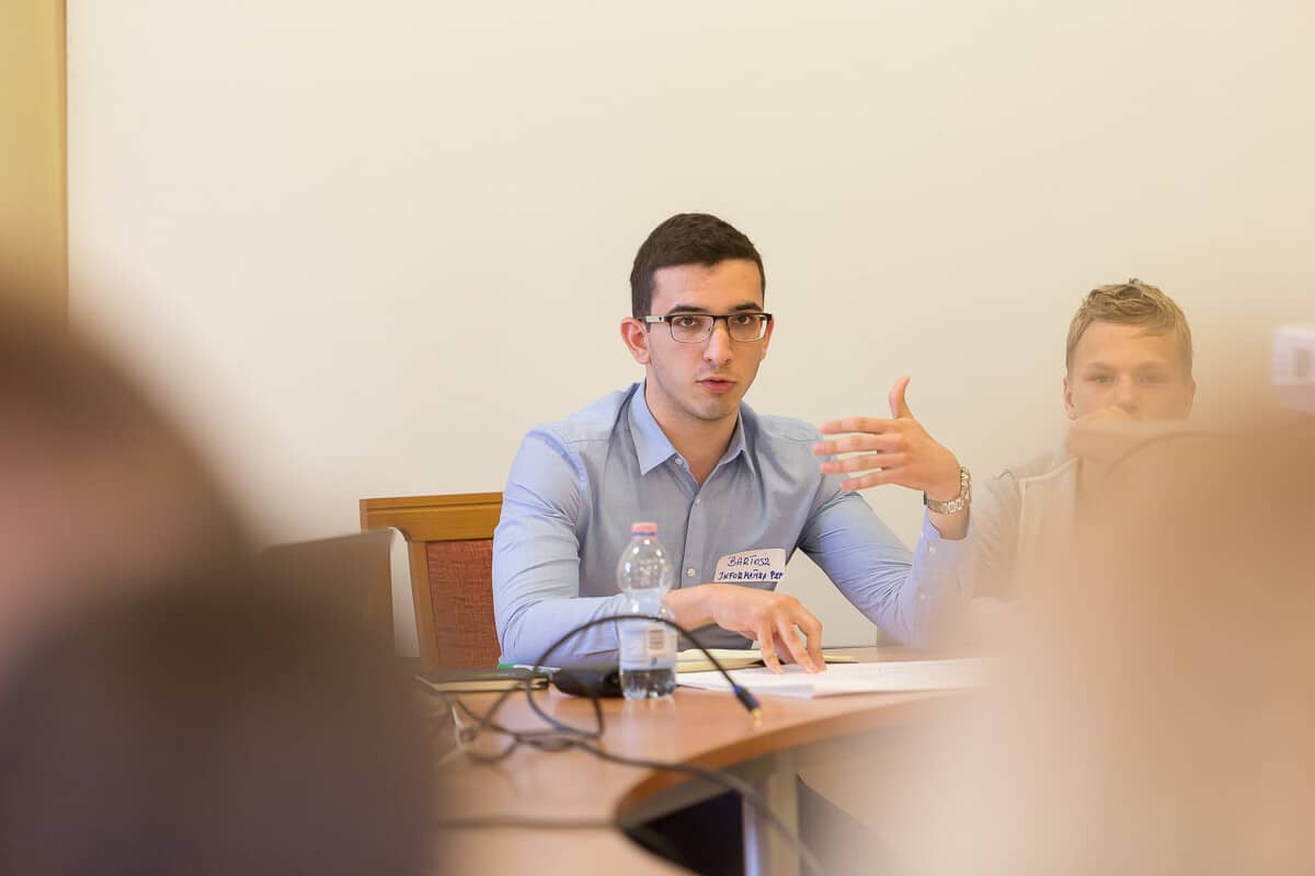 Być czy nie być online?