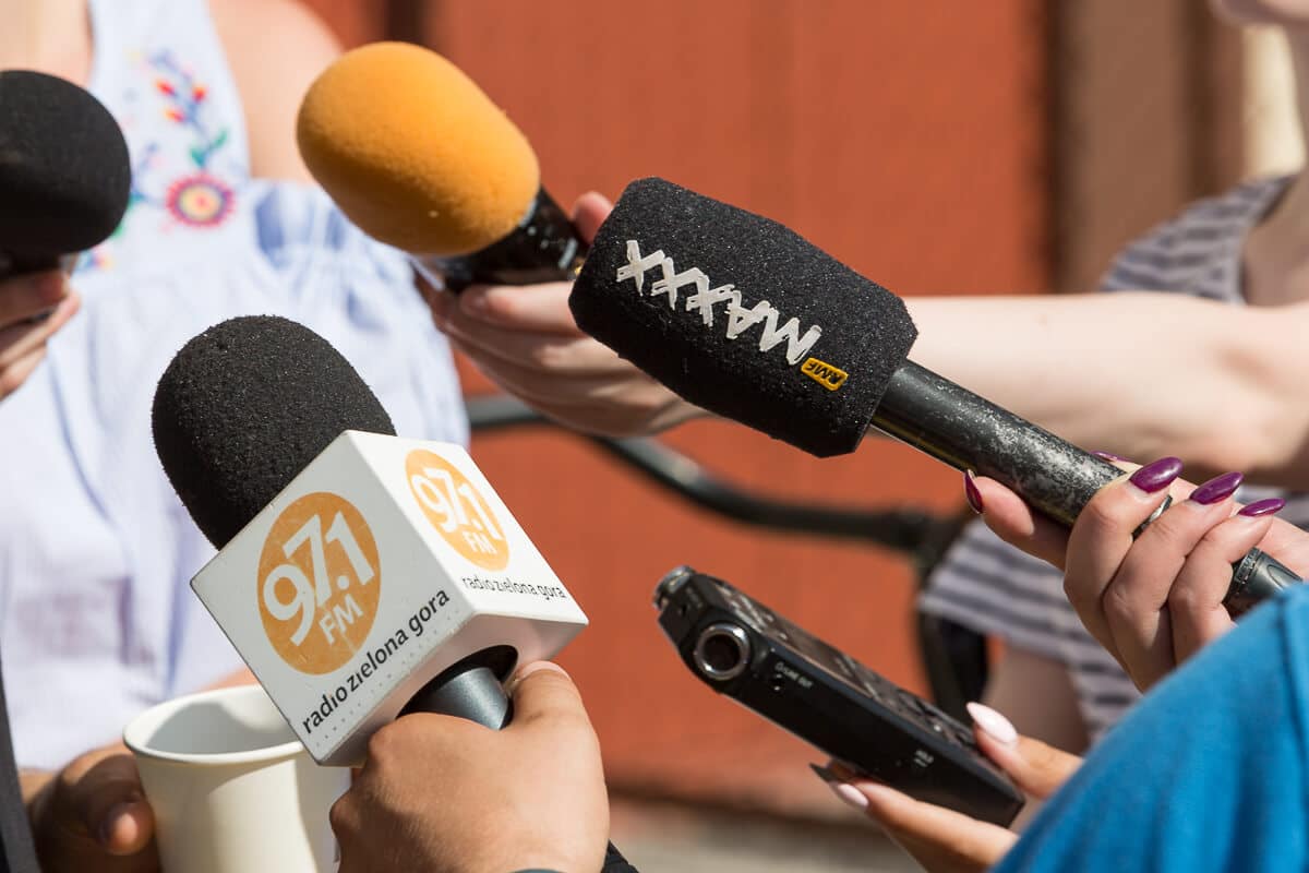 Czy warto być off, by pozostać on?