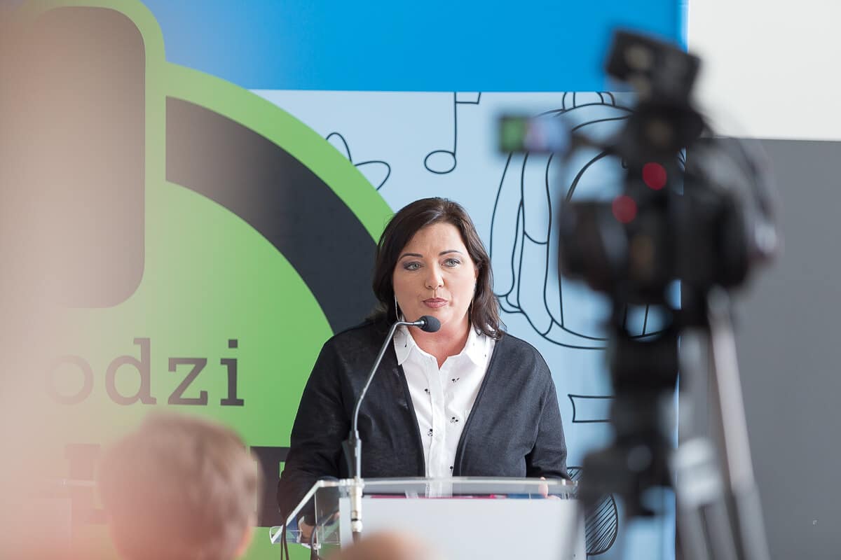 Czy warto być off, by pozostać on?