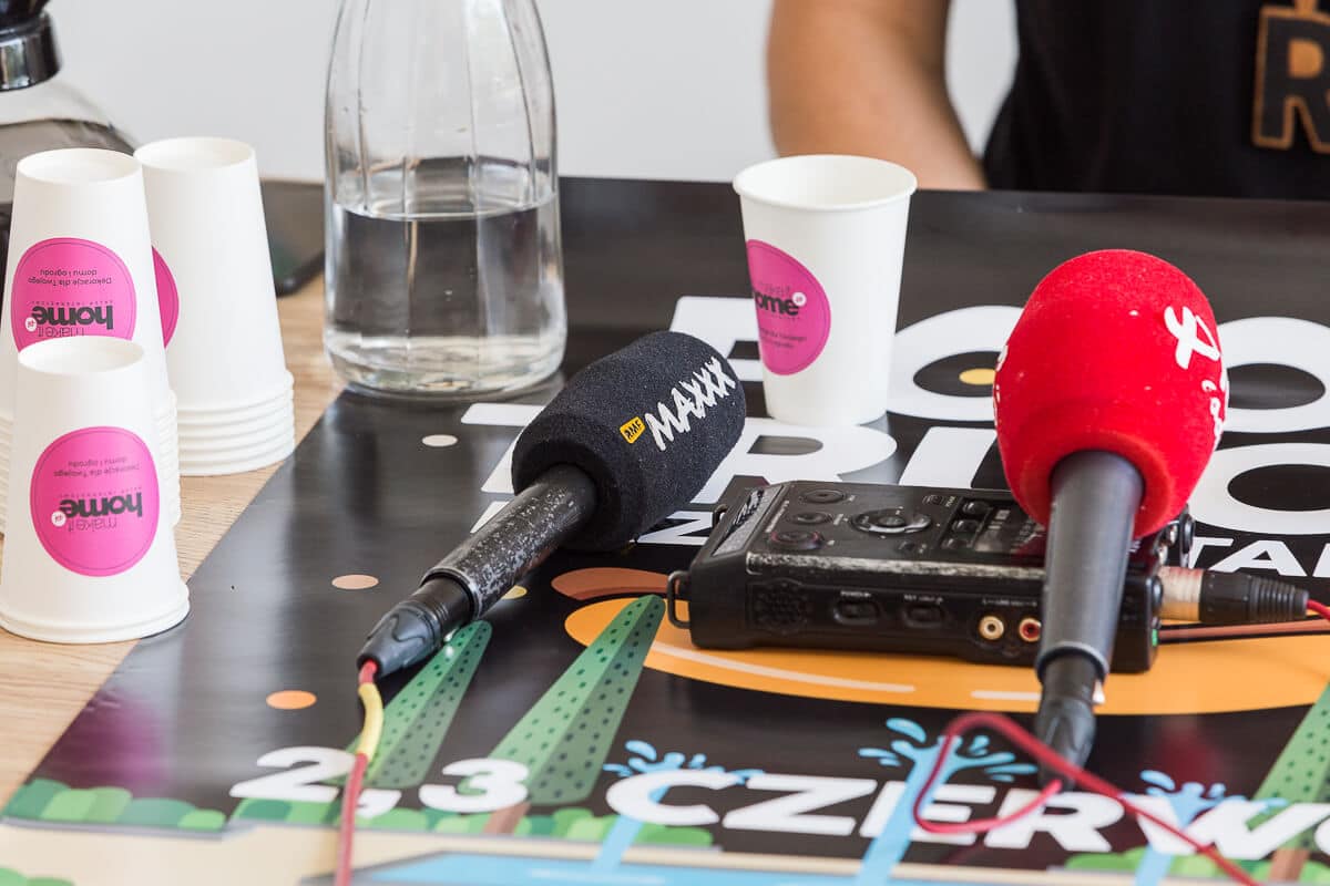 Czy warto być off, by pozostać on?