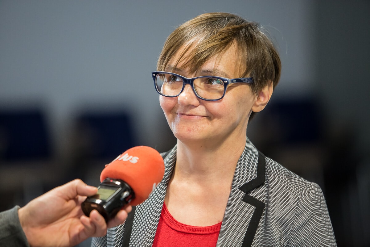 Czy warto być off, by pozostać on?